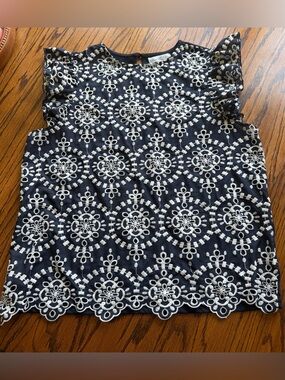 Stem & Vine Navy and White Ruffle Embroidered Blouse XL